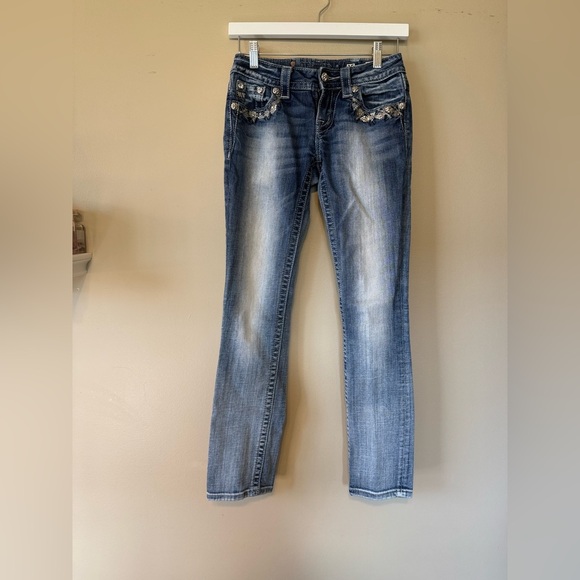 Miss Me Signature Straight 25x31 - Picture 3 of 6